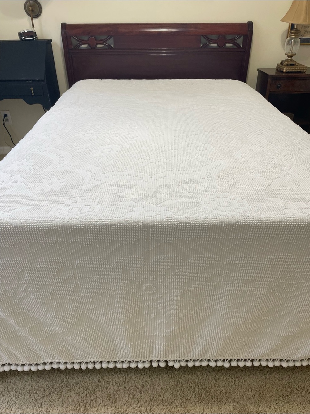 Vintage 1970s J C Penney White Hobnail Full Bedspread